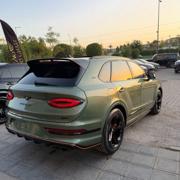 Bentley Bentayga 2025